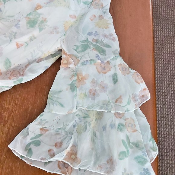 100% silk, lined water color floral blouse Sz M - Picture 2 of 4